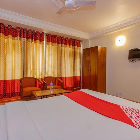 Oyo 795 Hotel Holiday Inn Kathmandu Buitenkant foto