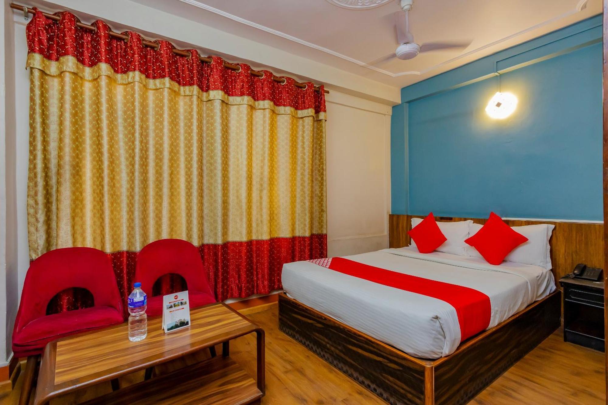 Oyo 795 Hotel Holiday Inn Kathmandu Buitenkant foto