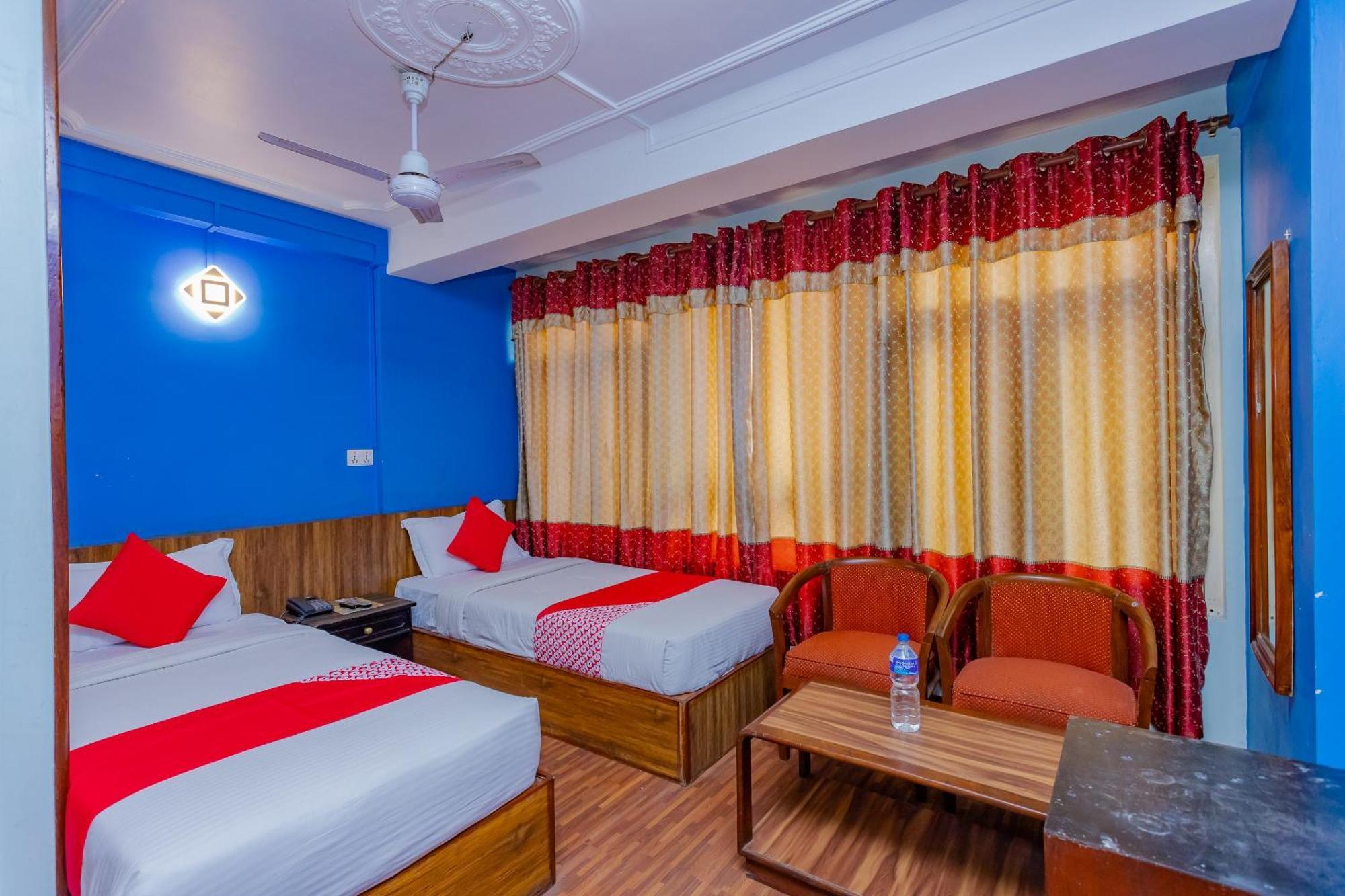 Oyo 795 Hotel Holiday Inn Kathmandu Buitenkant foto