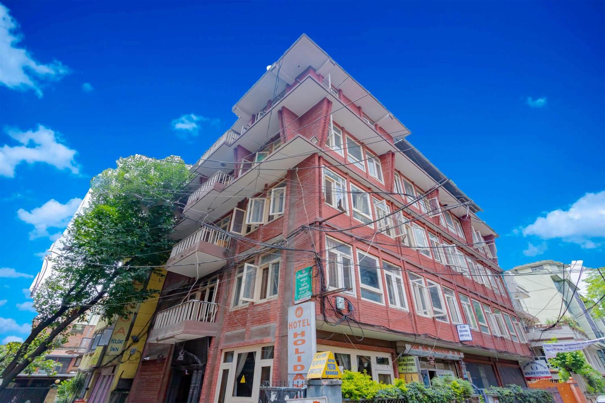 Oyo 795 Hotel Holiday Inn Kathmandu Buitenkant foto